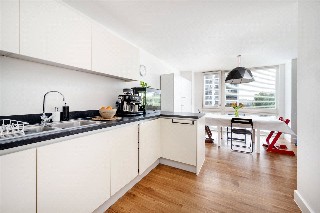 Seven Sisters Road, London, N4