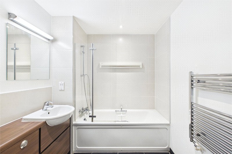 Streatham High Road, London, SW16