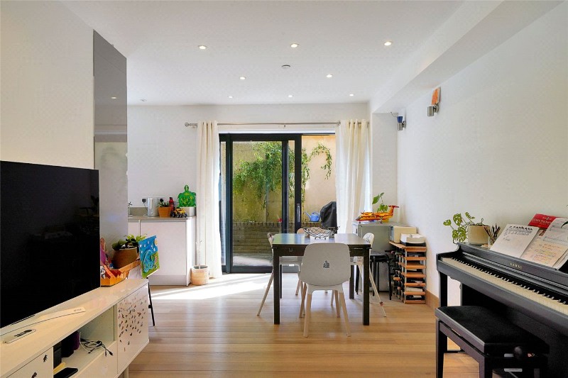 Crayford Mews, London, N7