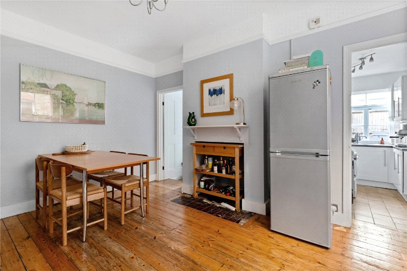 Stapleton Road, London, SW17