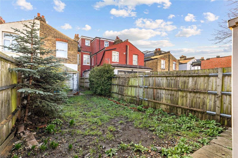 Crusoe Road, Mitcham, CR4