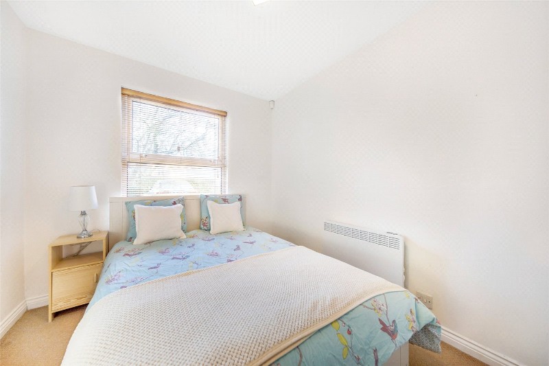 Monmouth Close, London, W4