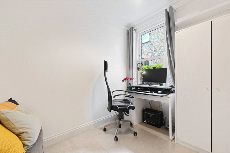 Collingbourne Road, London, W12