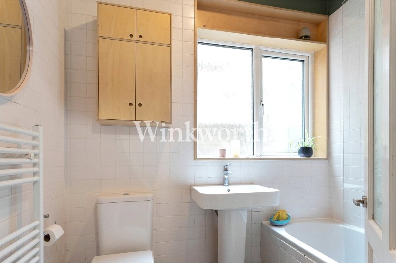 Kirkstall Avenue, London, N17