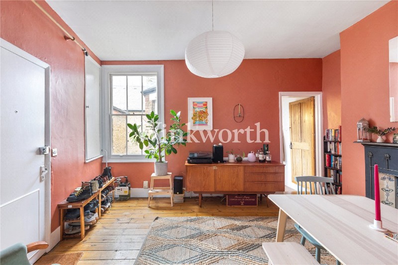 Victoria Crescent, London, N15
