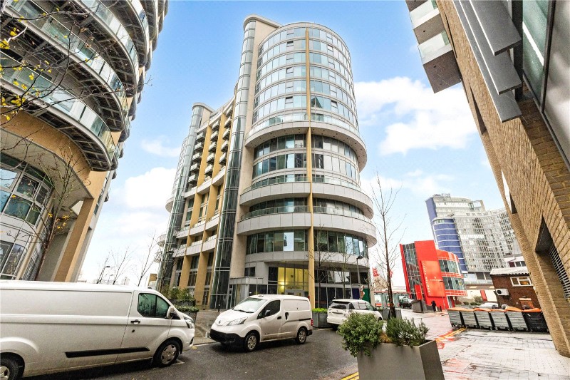 Bridges Court Road, London, UK, SW11