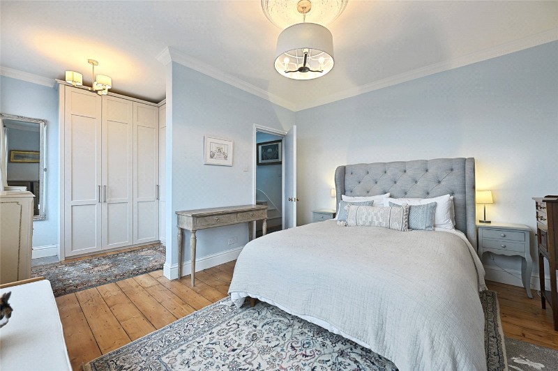 Thornfield Road, London, W12