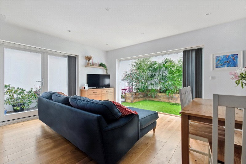 Fontenoy Road, London, SW12