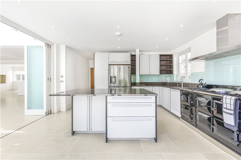 Beverley Close, Barnes, London, SW13