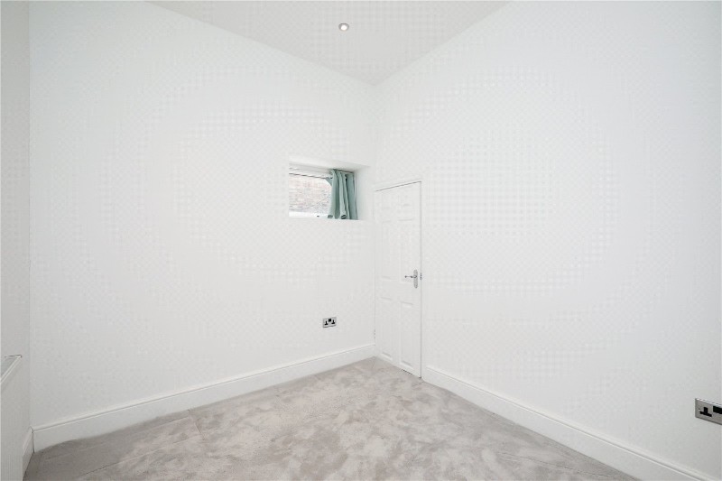 Grange Park, London, W5