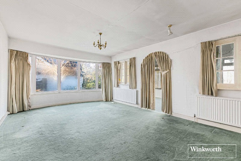 Sunbury Court Island, Sunbury-on-Thames, Surrey, TW16