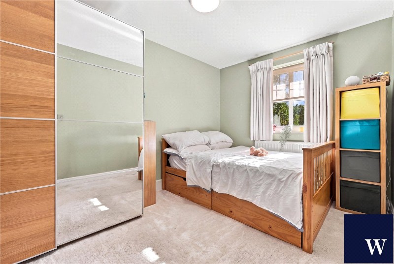 Honiton Gardens, Mill Hill East, London, NW7
