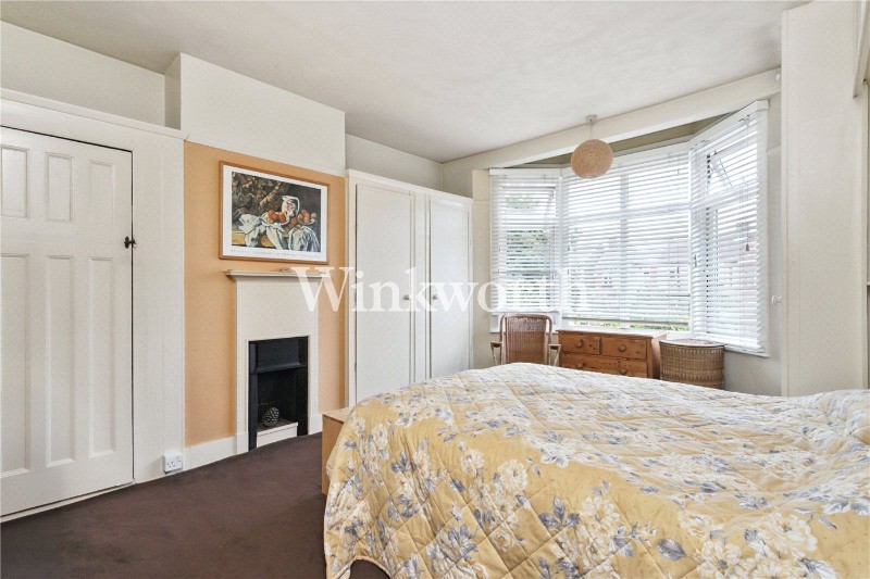 Hedge Lane, London, N13