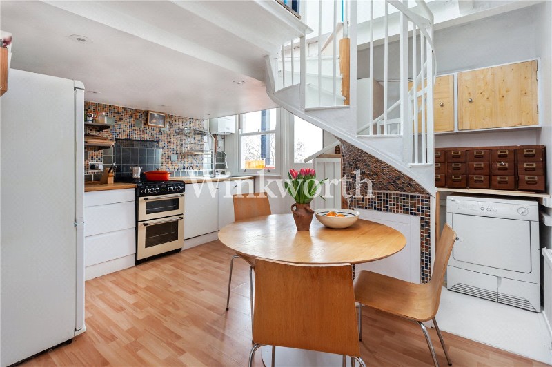 Grand Parade, London, N4