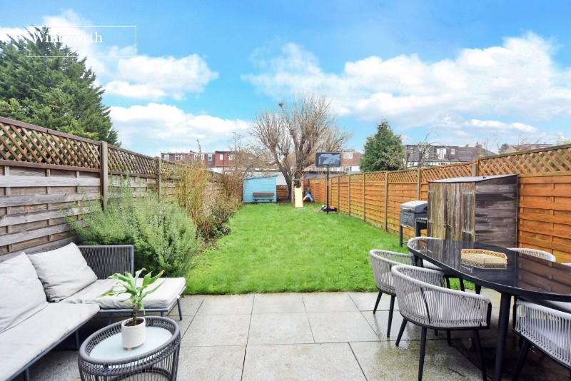 Elmstead Gardens, Worcester Park, Surrey, KT4