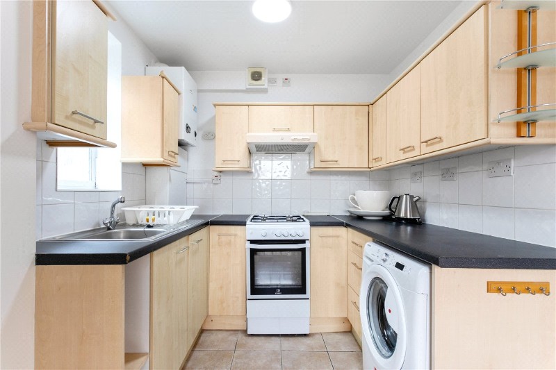 Green Lanes, Newington Green, N16
