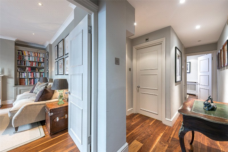 Winchester Street, London, SW1V