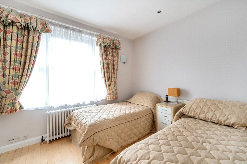 Haslemere Gardens, Finchley, London, N3