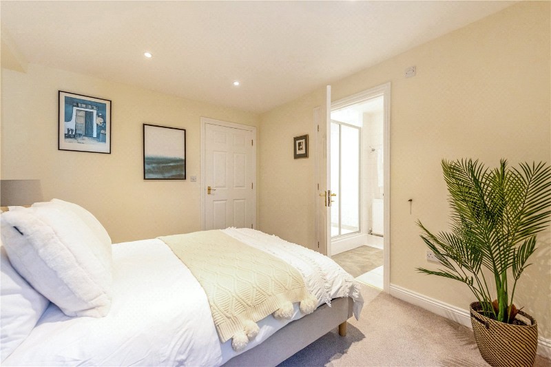 Royal Winchester Mews, Chilbolton Avenue, Winchester, SO22