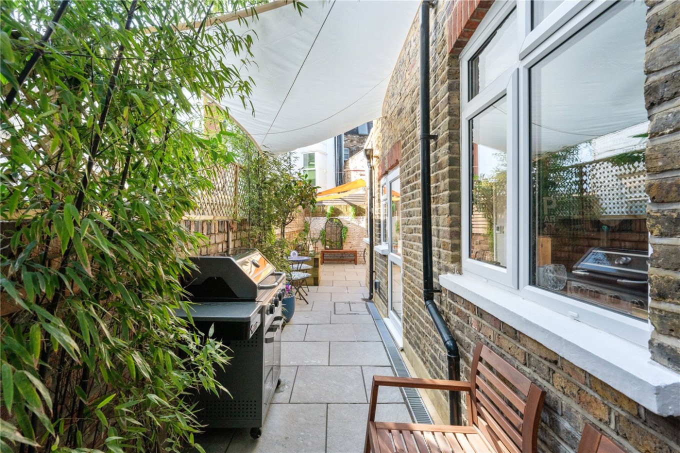2 bedroom property for sale in Horsell Road, Highbury, London, N5 (Ref