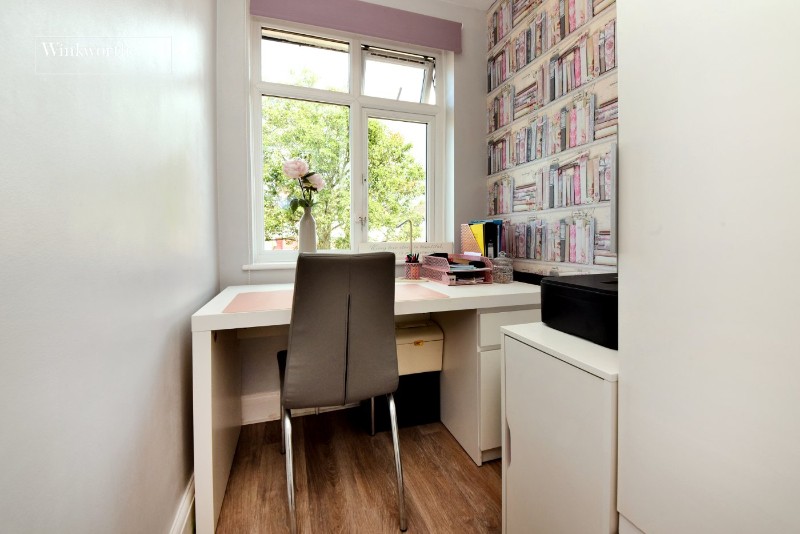Walsingham Gardens, Stoneleigh, Epsom, Surrey, KT19