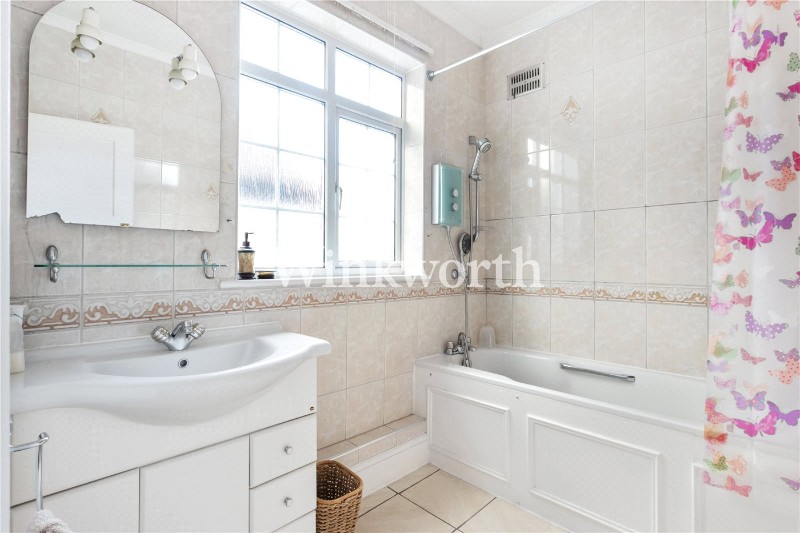 Powys Lane, London, N14