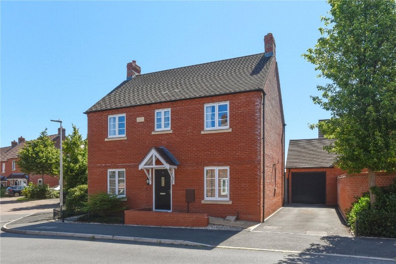 Saturn Way, Stratford-upon-Avon, Warwickshire, CV37