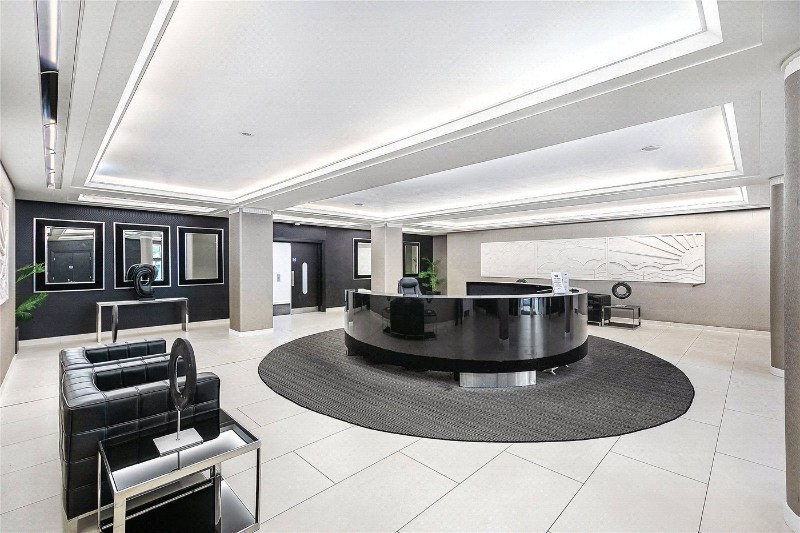 Great West Road, Brentford, TW8