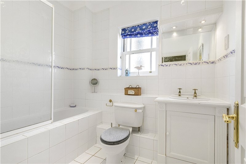 Devereux Lane, Barnes, London, SW13