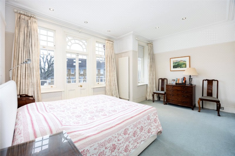 Lower Common South, London, SW15