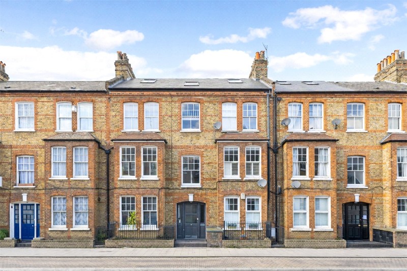 Queenstown Road, London, SW8