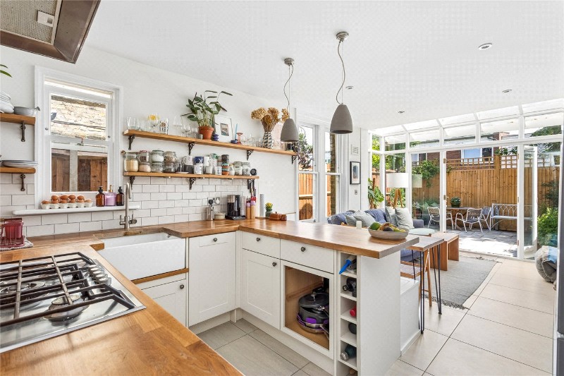 Holmewood Gardens, London, SW2