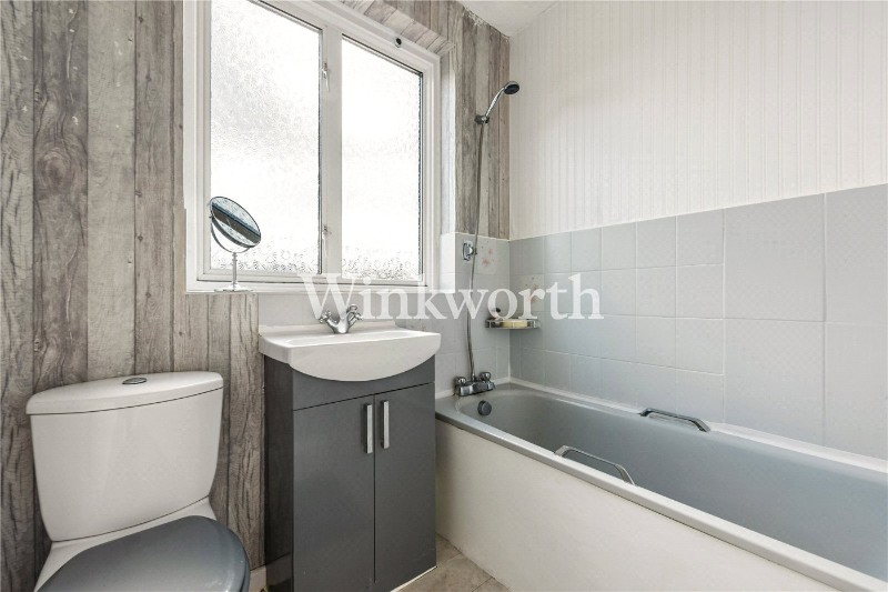 Ash Grove, London, N13