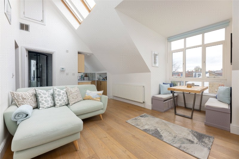 Dukes Avenue, London, W4