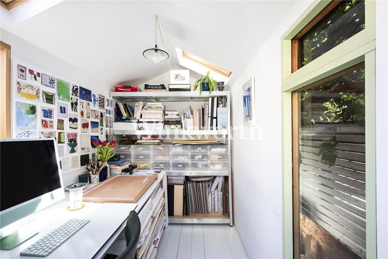 La Rose Lane, London, N15