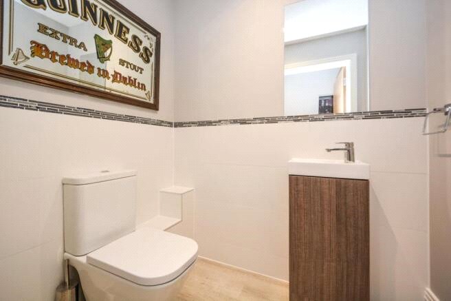 Woodfield Place, Binfield, Bracknell, Berkshire, RG42
