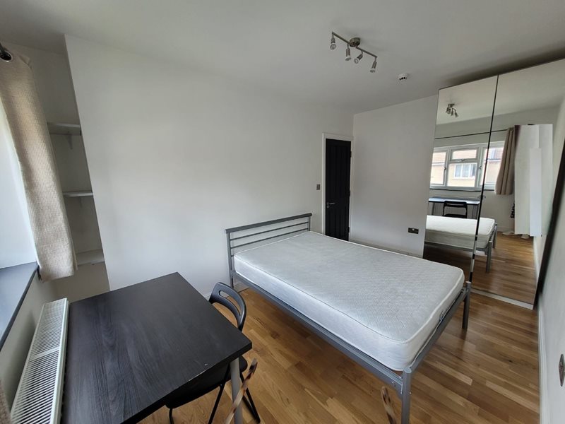 Milton Court Road, London, SE14