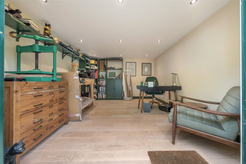 Elgin Avenue, London, W9