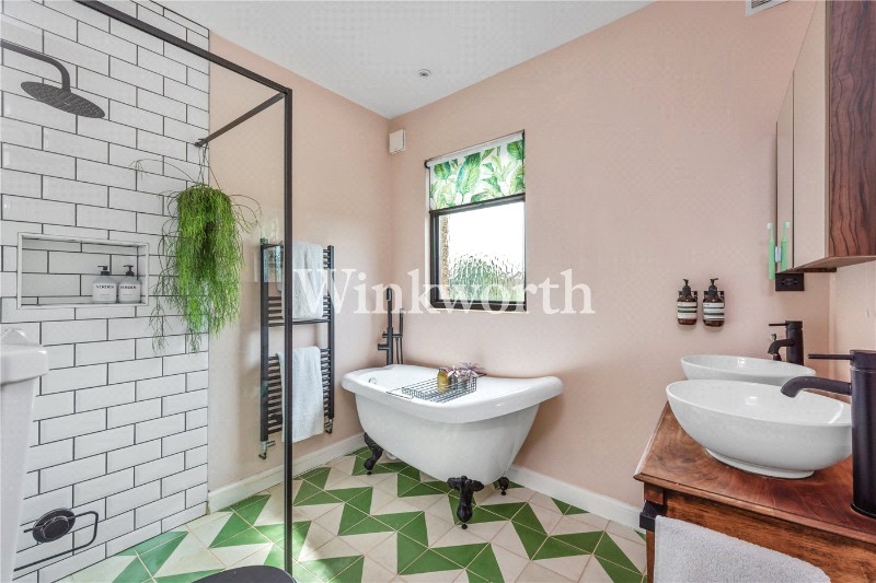 Hamilton Crescent, London, N13