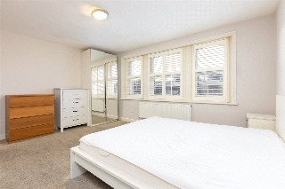 Putney High Street, London, SW15