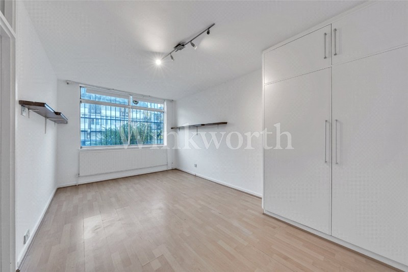 Golders Green Road, London, NW11