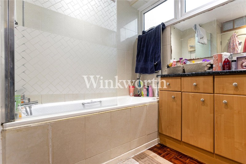 Beale Close, London, N13