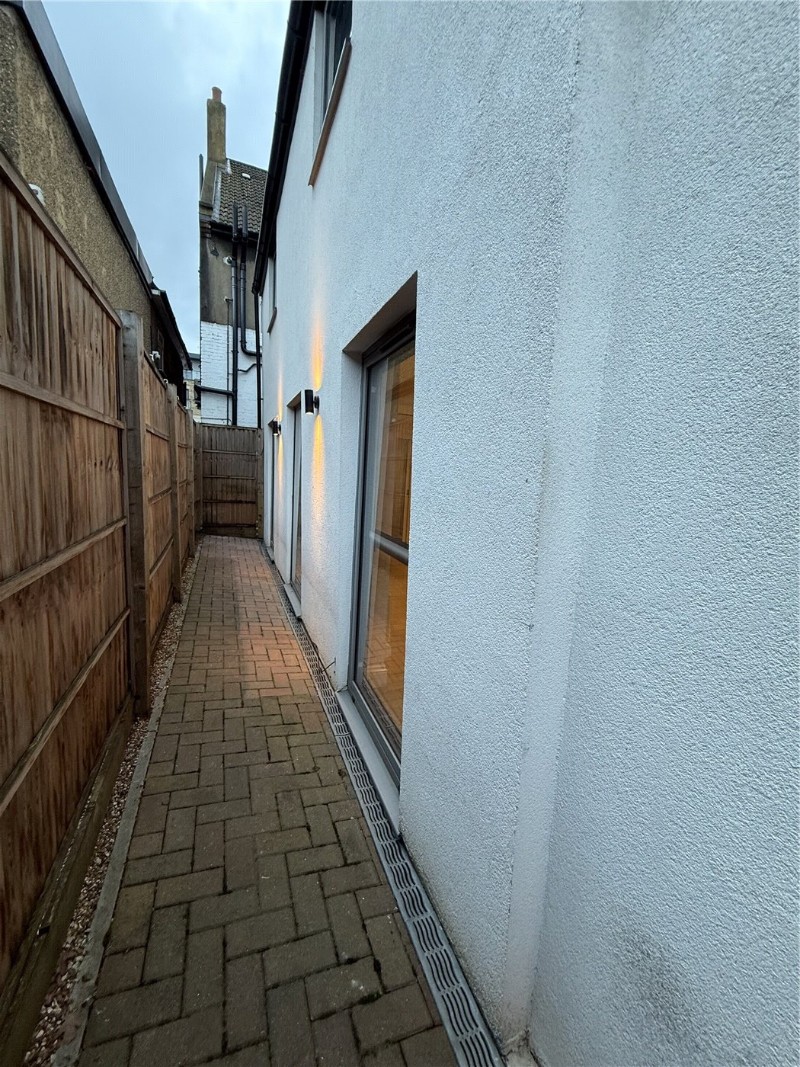 Queens Road, Weybridge, Surrey, KT13