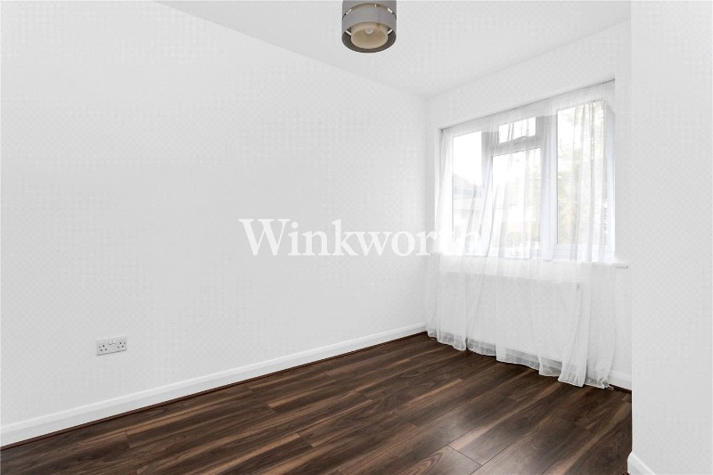 Corri Avenue, London, N14