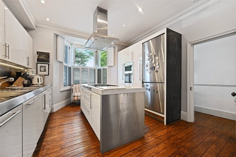 Bloemfontein Avenue, London, W12
