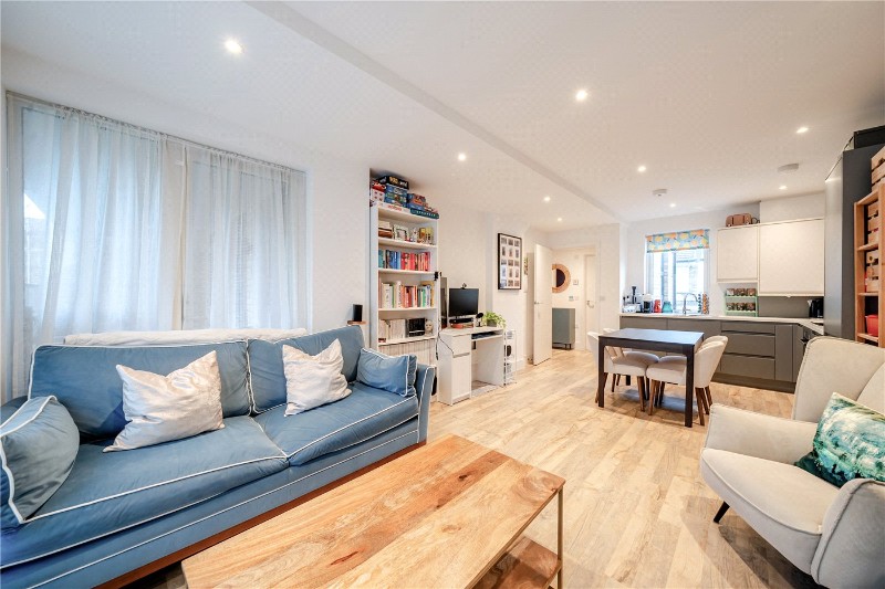 Kempton Mews, London, E6