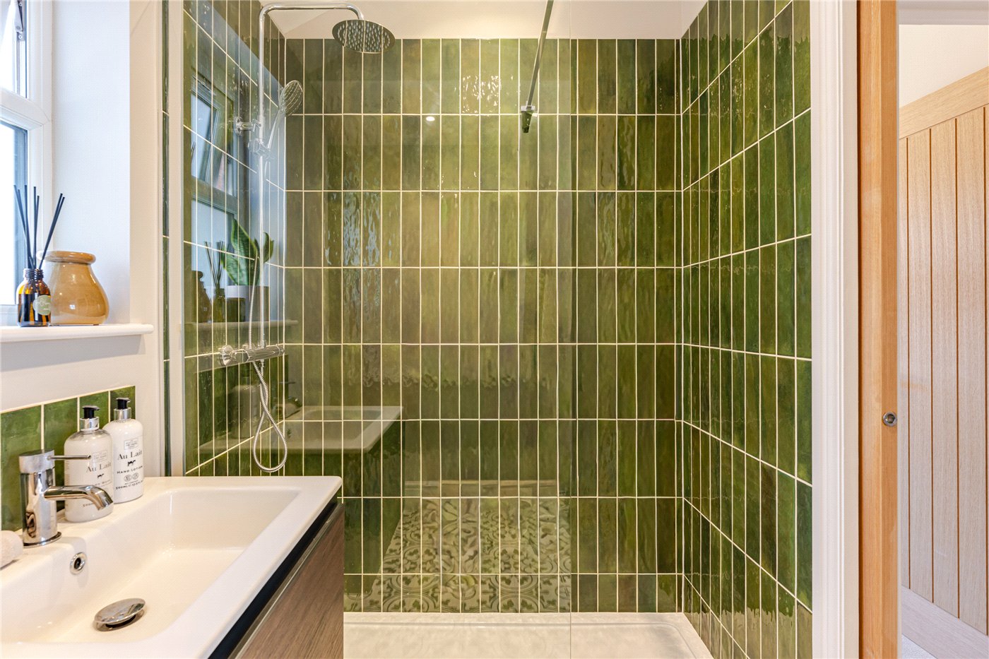 Family Bathroom 2