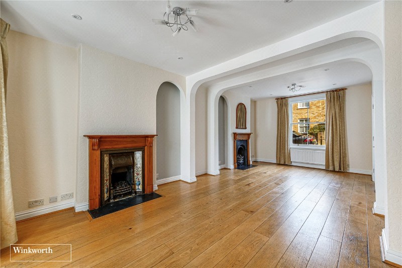 Short Road, London, W4