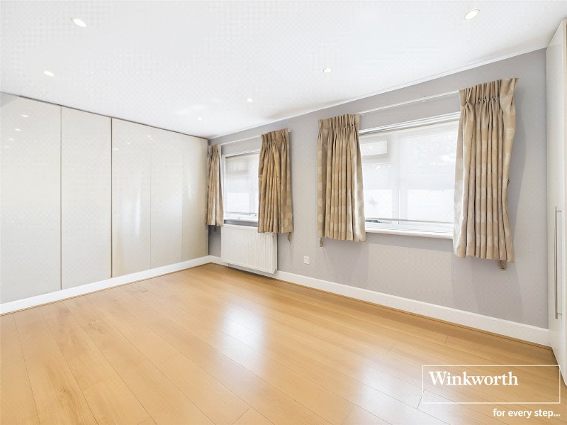Hollyview Close, Hendon, London, NW4