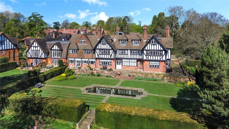 Holly Hill Park, Holly Hill Drive, Banstead, Surrey, SM7